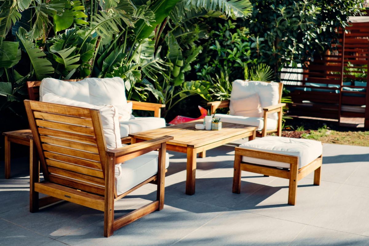 L'emplacement à éviter pour vos meubles de jardin : un risque pour votre investissement