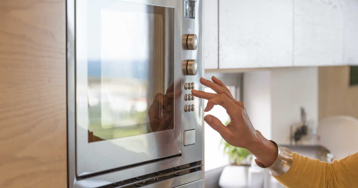 Démystifier le prix des micro-ondes : ce qui influence votre choix