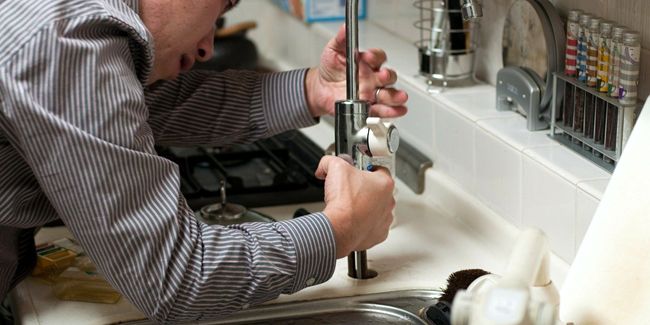 L'importance de l'assurance décennale pour les auto-entrepreneurs multiservices