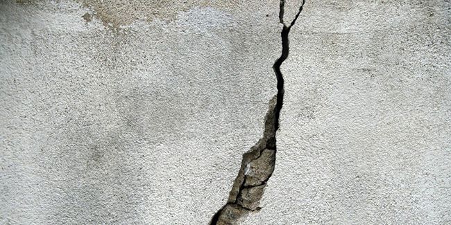 Fissures dans votre maison : signaux d’alerte sur la structure