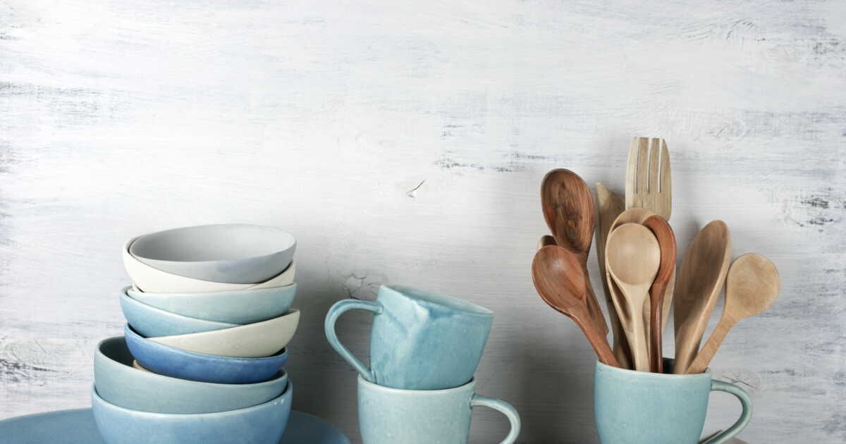 Optimisez votre rangement de vaisselle pour gagner de l'espace