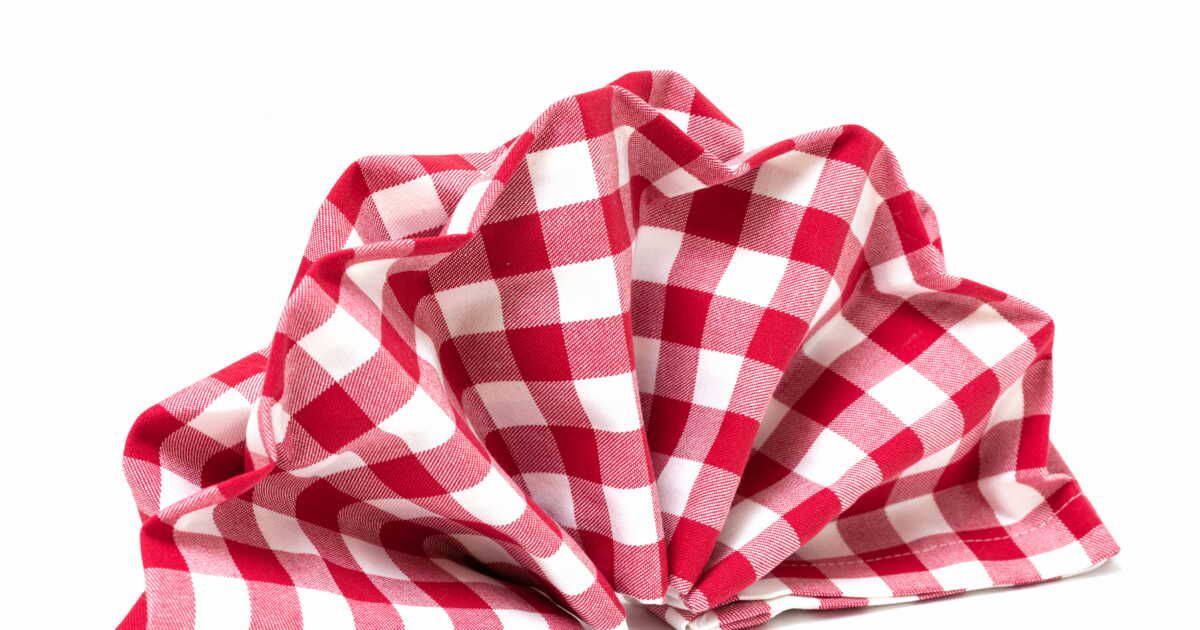 maîtriser l'art du pliage de serviette : un éventail pour émerveiller vos invités