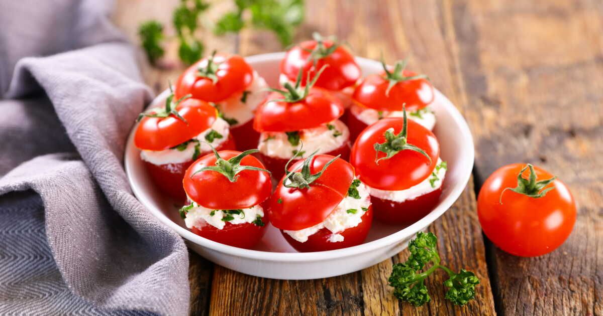 Des tomates farcies au fromage frais, légères et sans cuisson