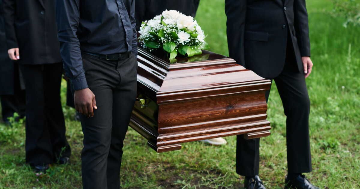 Prélèvement sur le compte d'un défunt : combien pour les obsèques ?