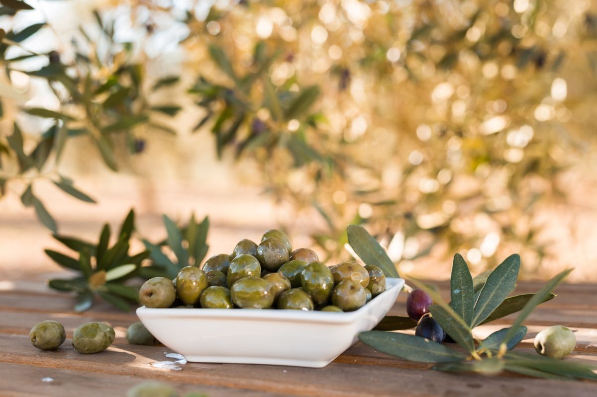 Saisies spectaculaires : 30 tonnes d'olives dangereuses découvertes par la douane