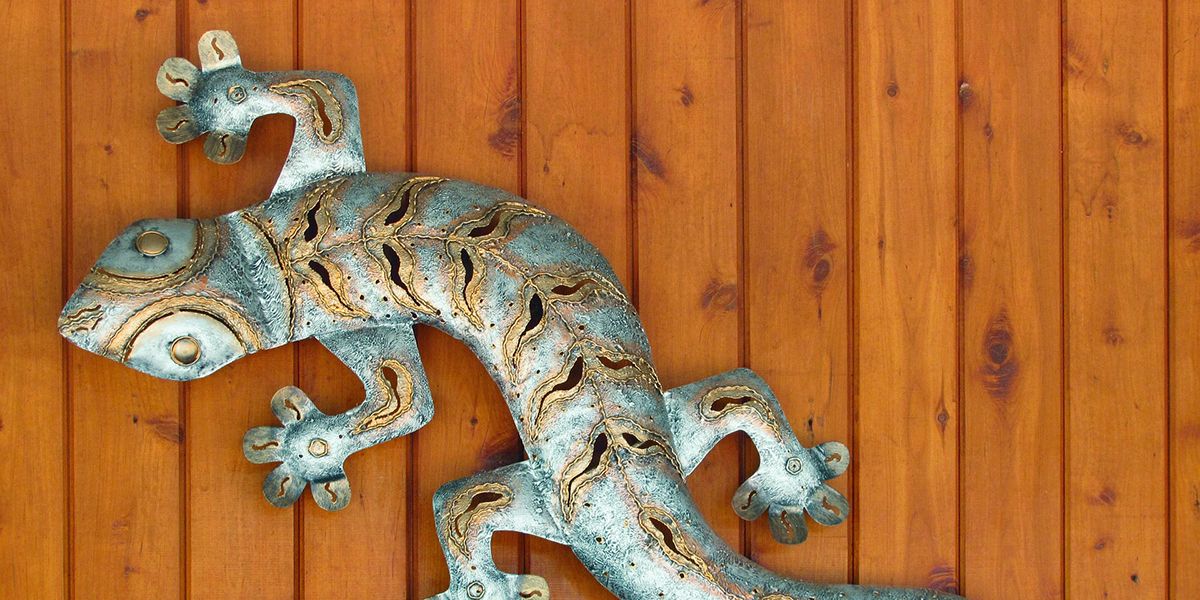 Coller du métal sur du bois : les astuces essentielles