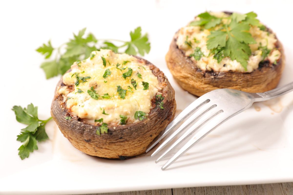 Découvrez l'art des champignons farcis pour un dîner d'automne réussi