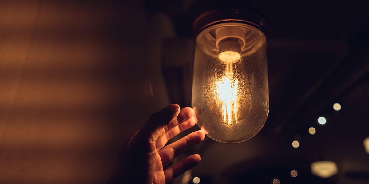 Lorsque l'ampoule clignote : 10 vérifications à effectuer