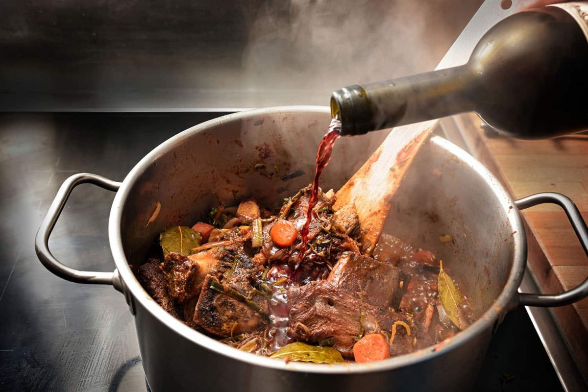 Comment choisir le vin rouge idéal pour vos recettes