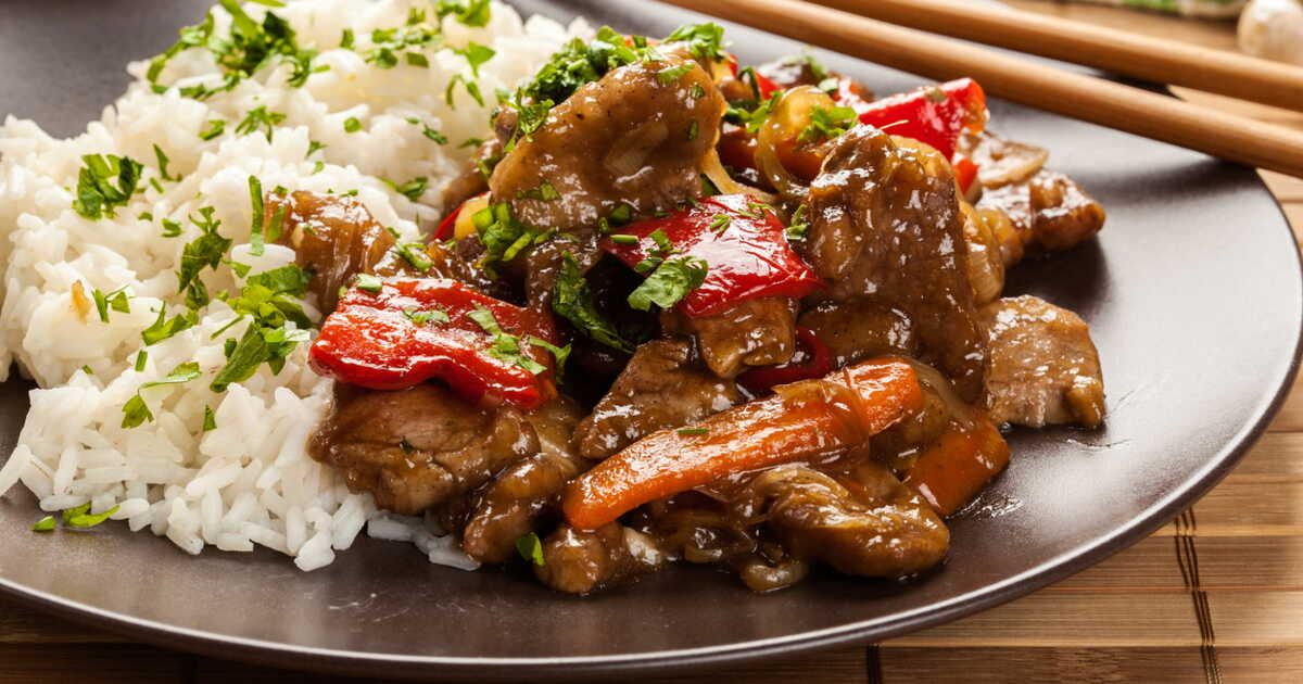 Délicieux porc sauté : la recette chinoise incontournable de Julie Andrieu