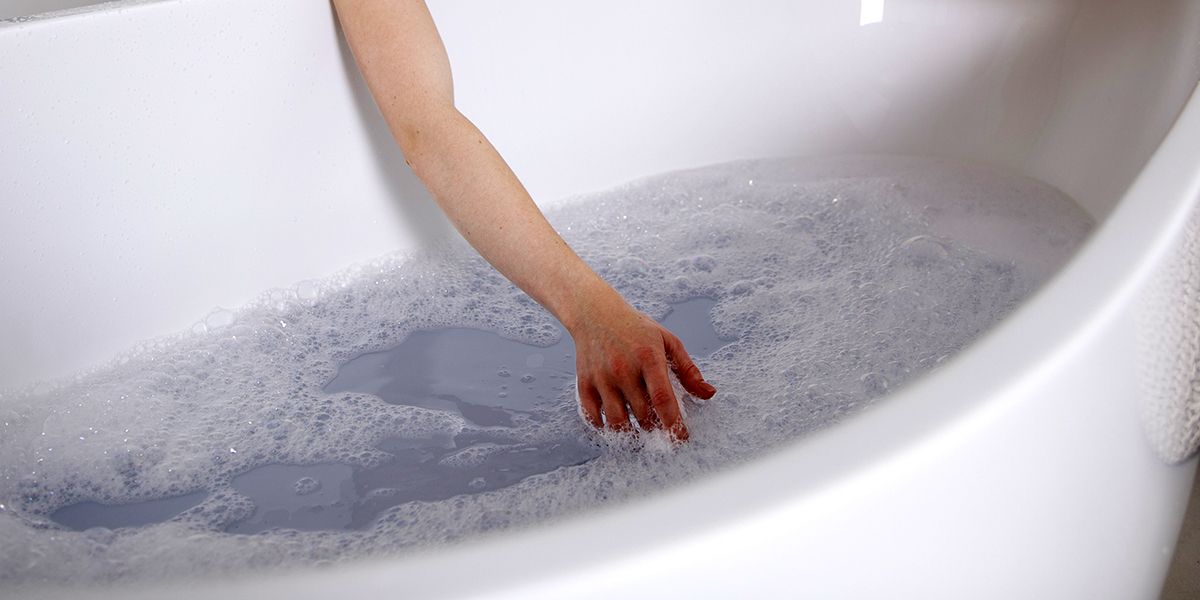 Réutilisez l'eau du bain : 7 astuces pour un geste écolo