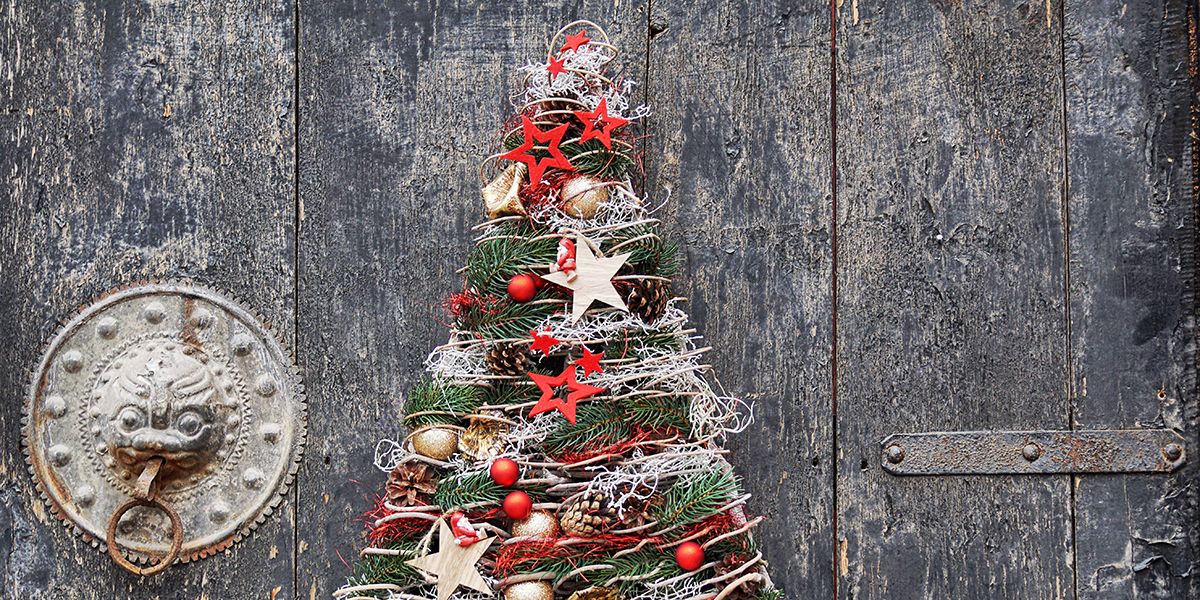 Fabriquez un sapin de Noël écolo avec des matériaux de récup'