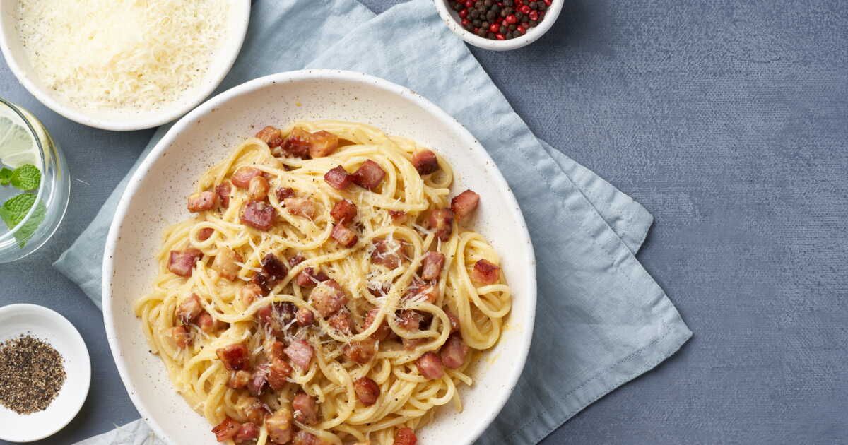 La recette traditionnelle des pâtes à la carbonara révélée par une nonna