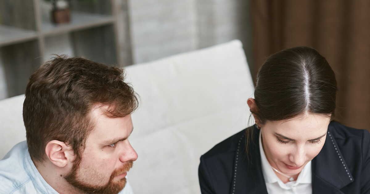 Comprendre la fiscalité de l'assurance vie : rachat et décès décryptés