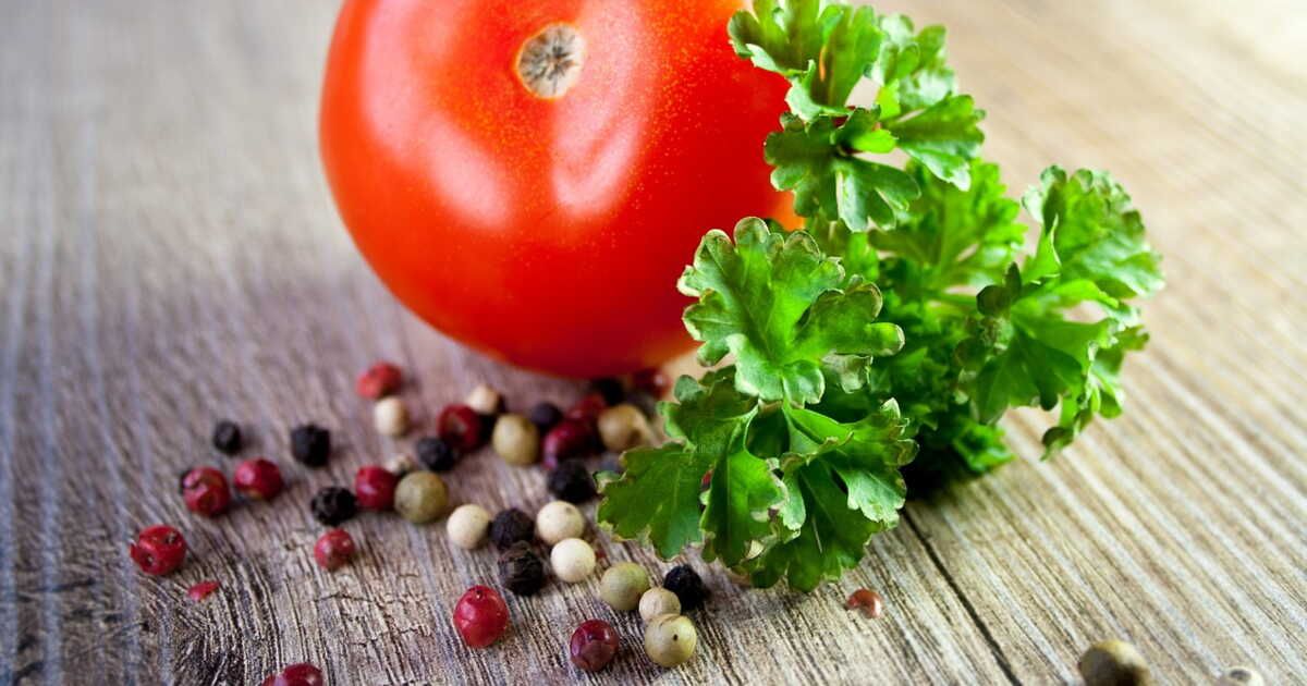 Prolongez l'été avec ces tomates farcies aux sardines et citron de Laurent Mariotte