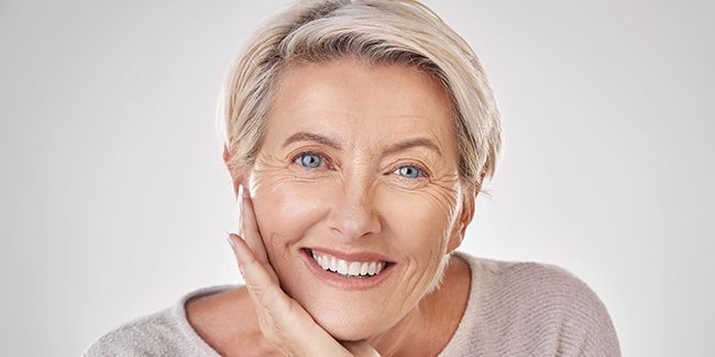 Les secrets de beauté incontournables pour les femmes de plus de 60 ans