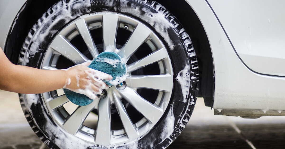 les règles surprenantes sur le lavage de voiture devant chez soi
