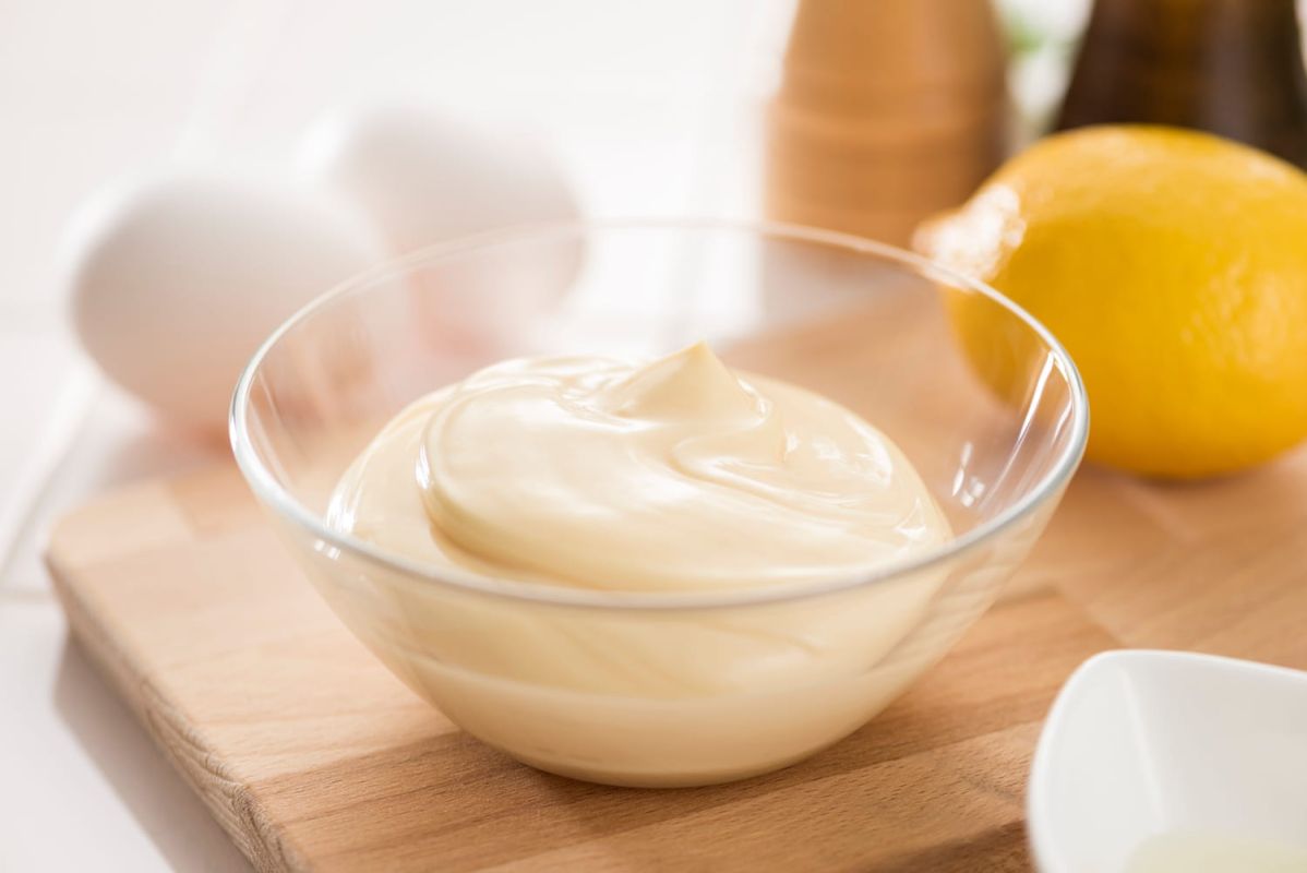 Récupérez votre mayonnaise facilement grâce à cette technique infaillible