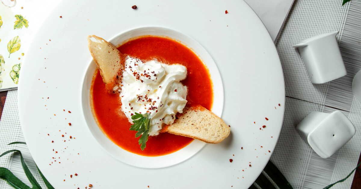 Émerveillez vos invités avec un gaspacho à la burrata