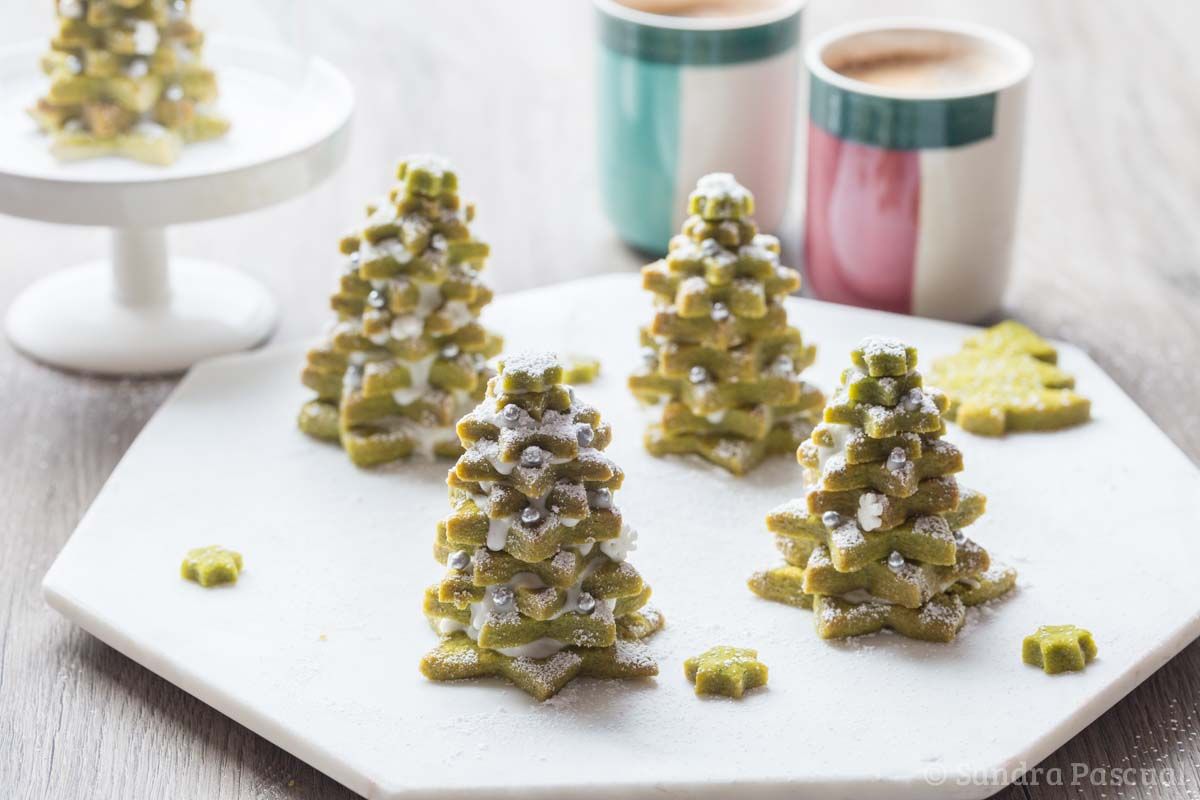 Des sapins de biscuits au thé vert matcha pour un Noël enchanteur