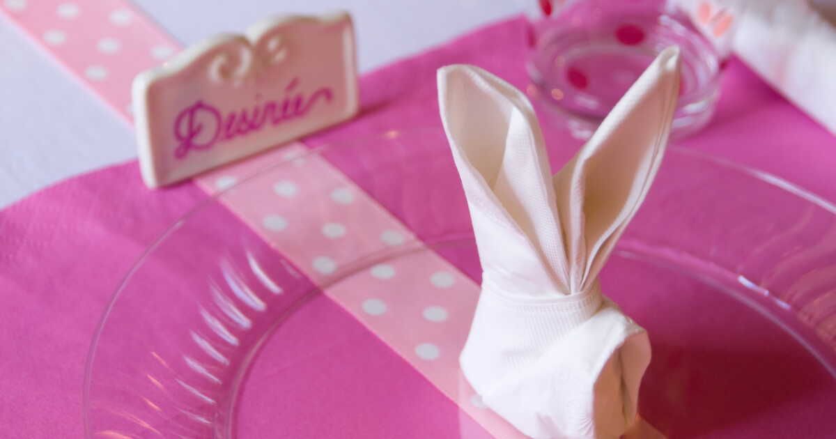 Le pliage de serviettes : créez votre adorable petit lapin