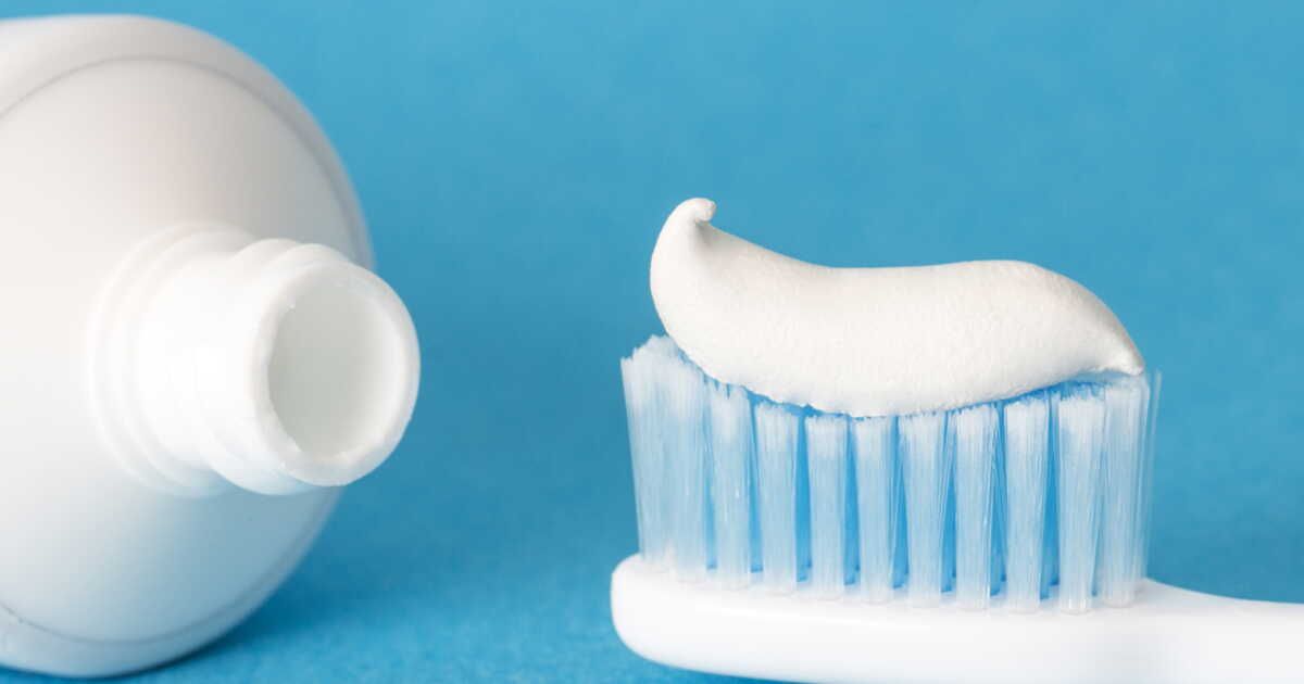 découvrez 7 façons surprenantes d'utiliser le dentifrice pour nettoyer votre maison