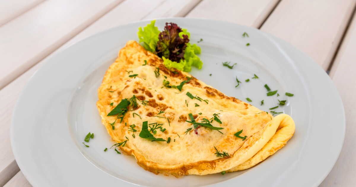 Découvrez l'omelette soufflée au comté et mont-d'or de Jean-François Piège