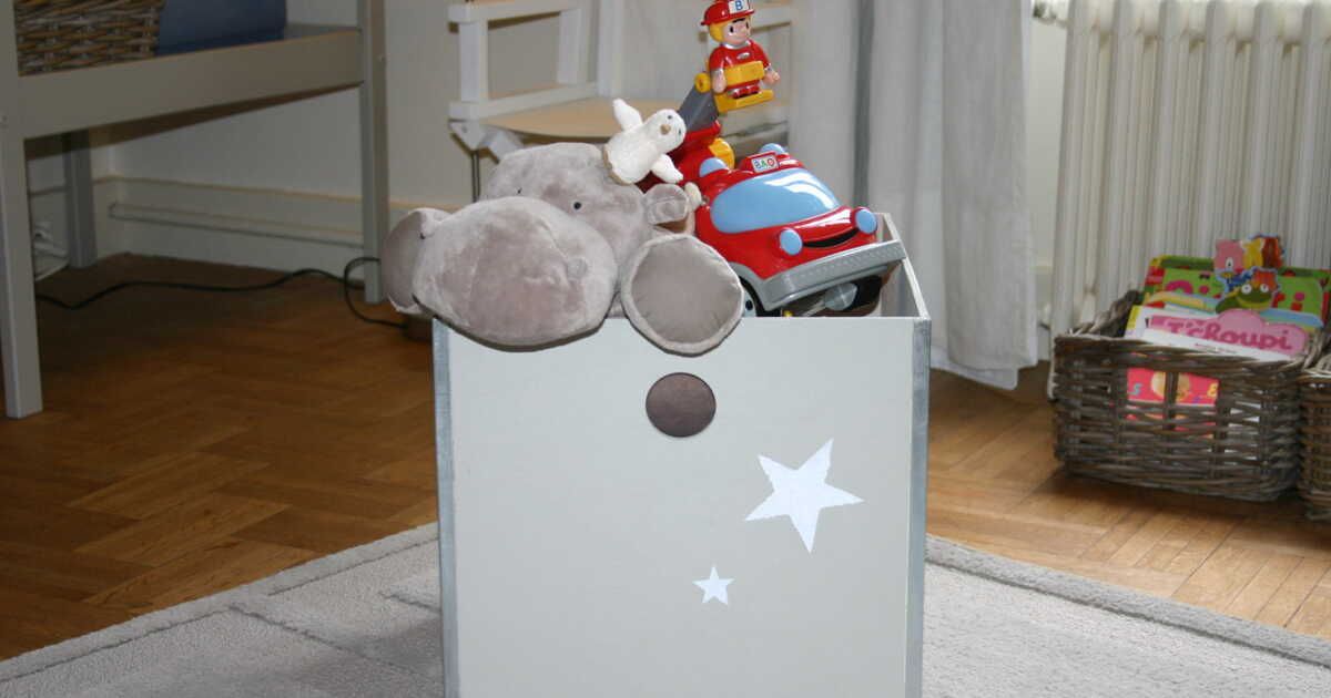 Je fabrique un coffre à jouets étoilé