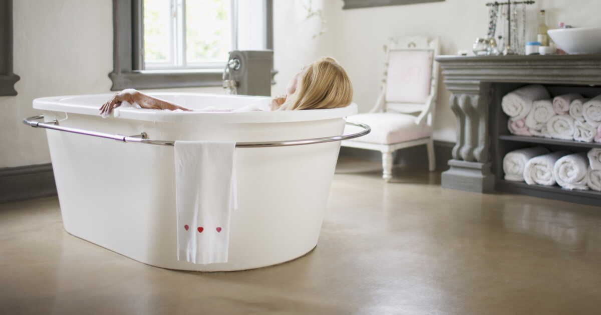 Baignoire à porte : guide pratique pour un choix éclairé et sécurisé